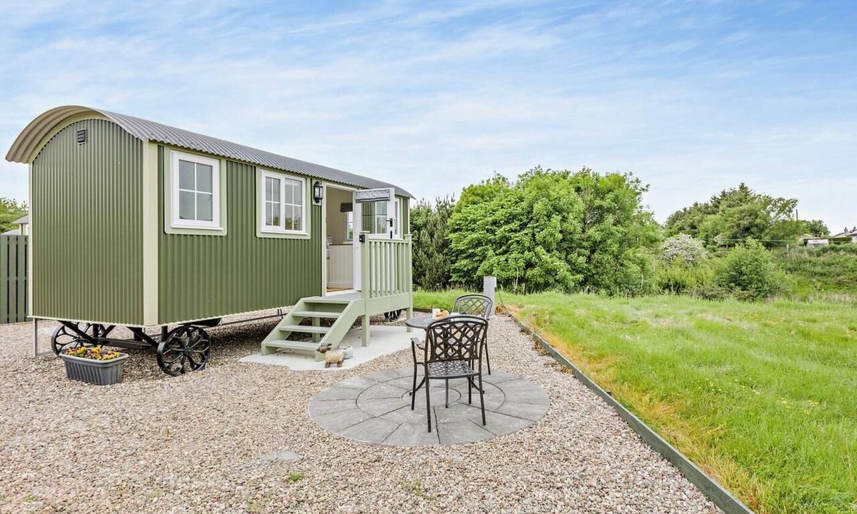 Forfar Cottage | 1 Bed in Forfar (oc-92331)