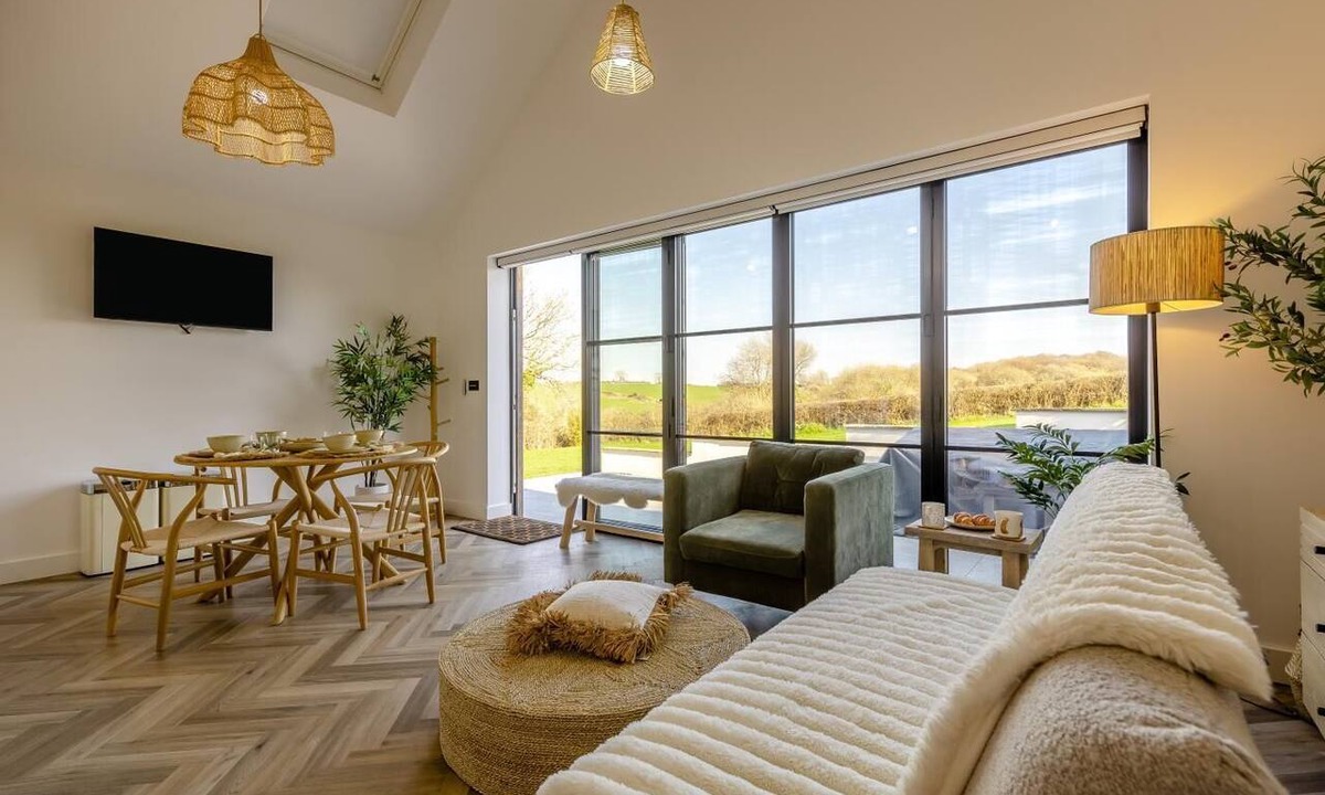 Llanrhidian Higher Cottage | 1 Bed in Llanmorlais (oc-p35002)