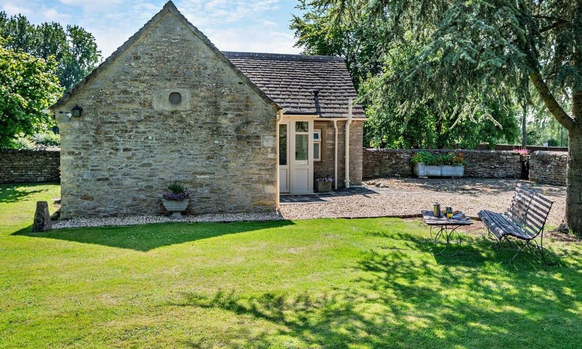 Malmesbury Cottage | 1 Bed in Malmesbury (oc-95500)