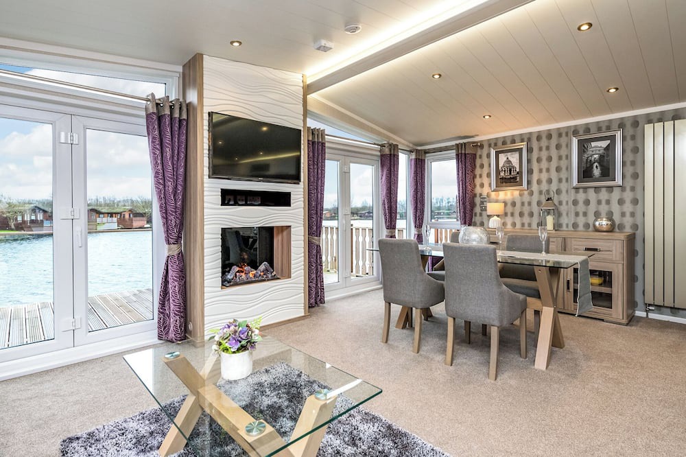 Carnforth Ski Chalet | 1 bedroom accommodation in Carnforth