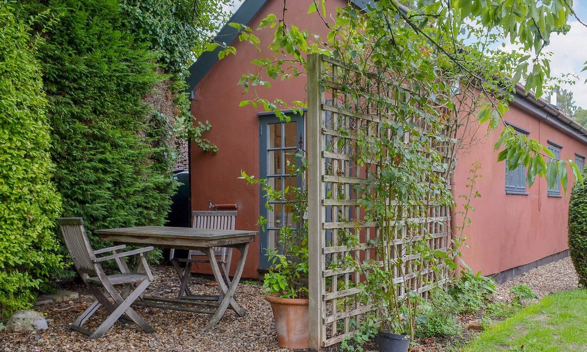Diss House | 1 bedroom accommodation in Burgate, near Diss