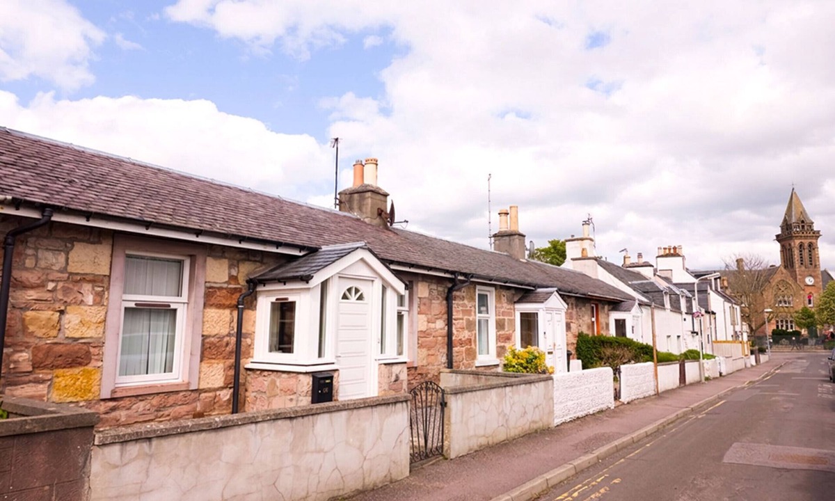 Inverness City Centre Cottage | 18 Hill Street - Inverness Holiday Rental in Crown