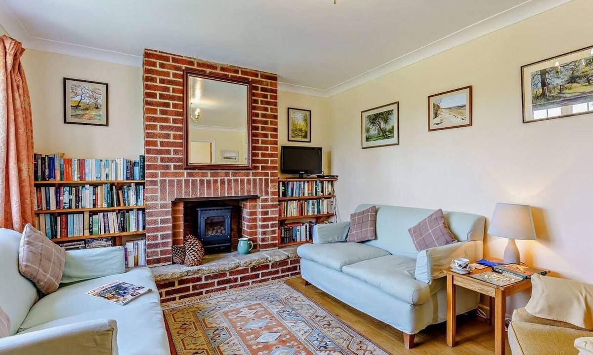 Bembridge Cottage | 2 Bed in Bembridge (oc-ic042)