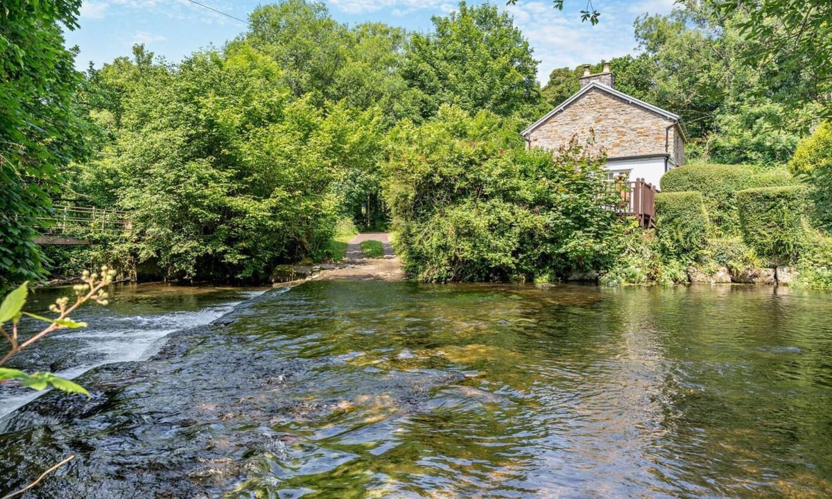 Bridgend Cottage | 2 Bed in Blackmill (oc-c29623)