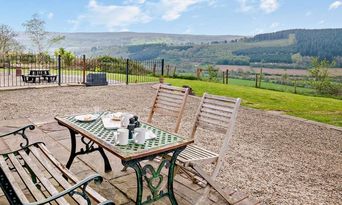 Crickhowell Cottage | 2 Bed in Crickhowell (oc-bn125)