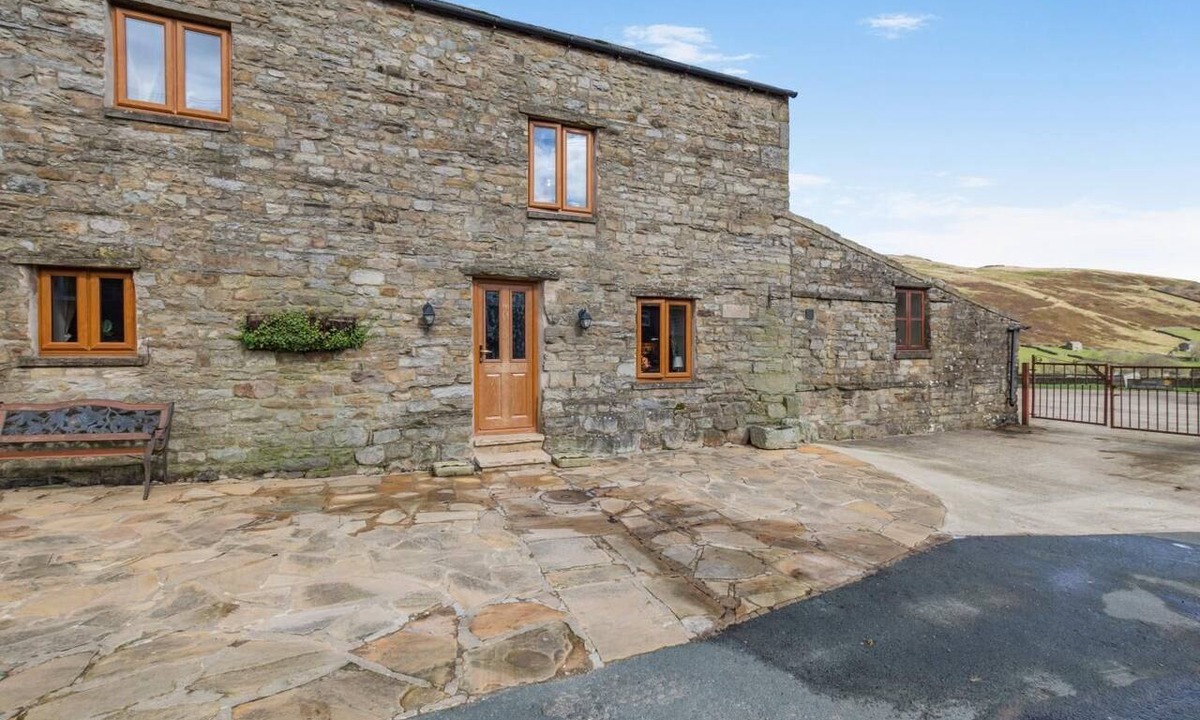 Worton Cottage | 2 Bed in Thwaite (oc-m36624)