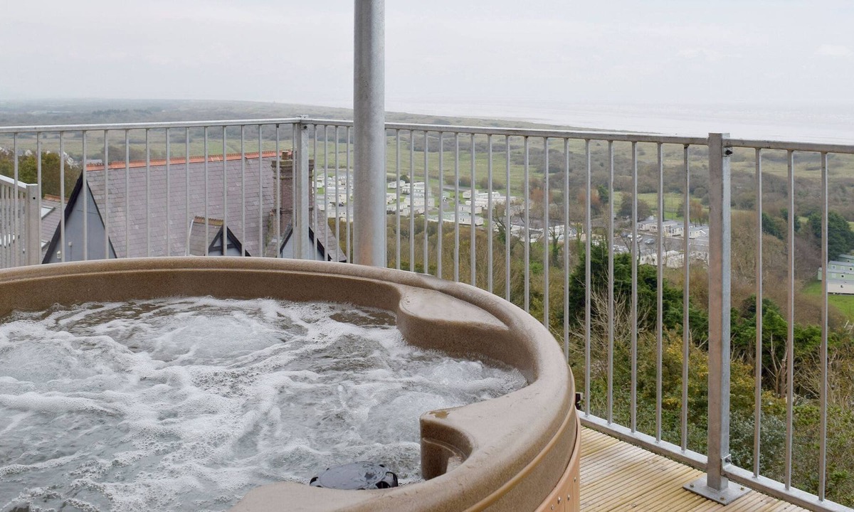 Pendine Cottage | 2 bedroom accommodation in Pendine, near Laugharne
