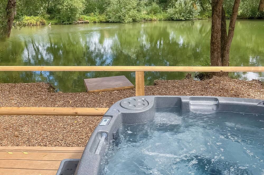 Dilton Marsh Ski Chalet | 2 bedroom accommodation in Westbury