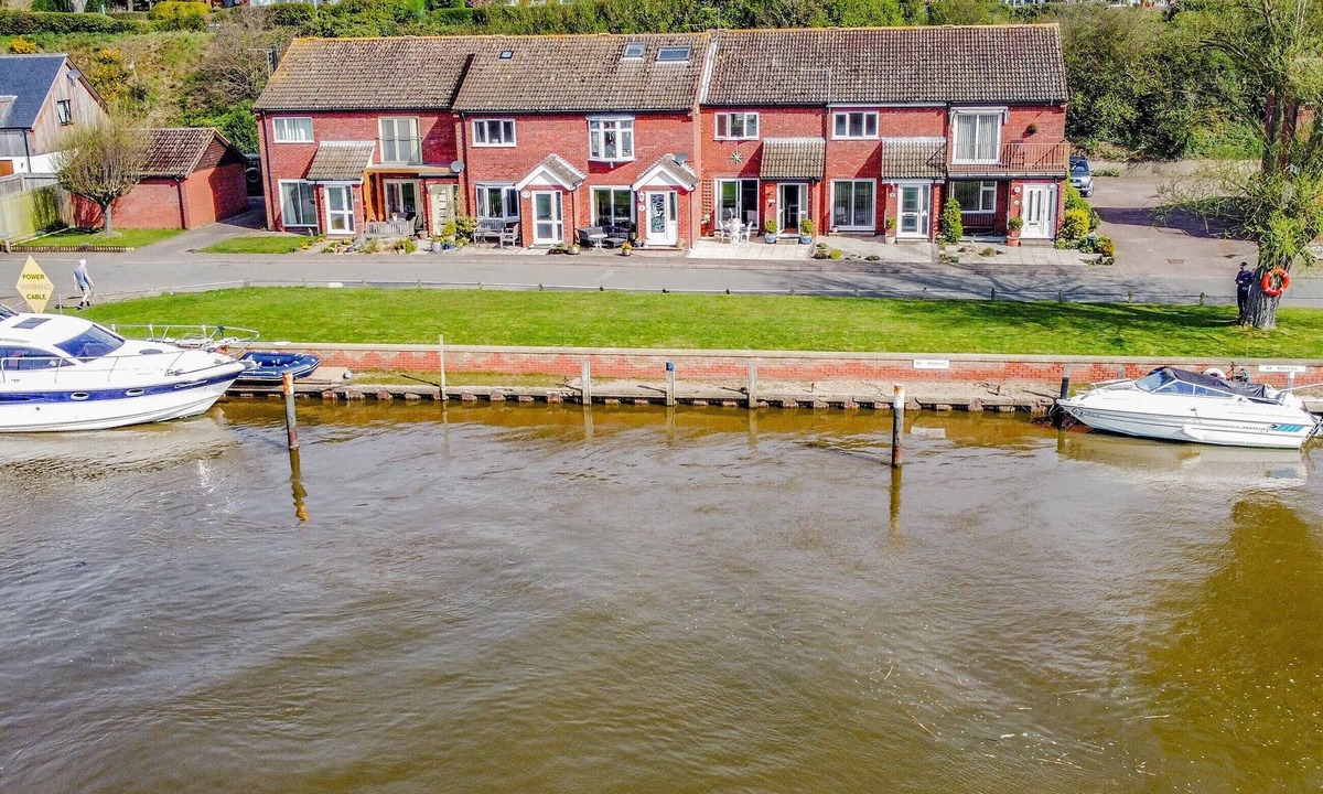 Reedham Cottage | 2 bedroom accommodation in Reedham