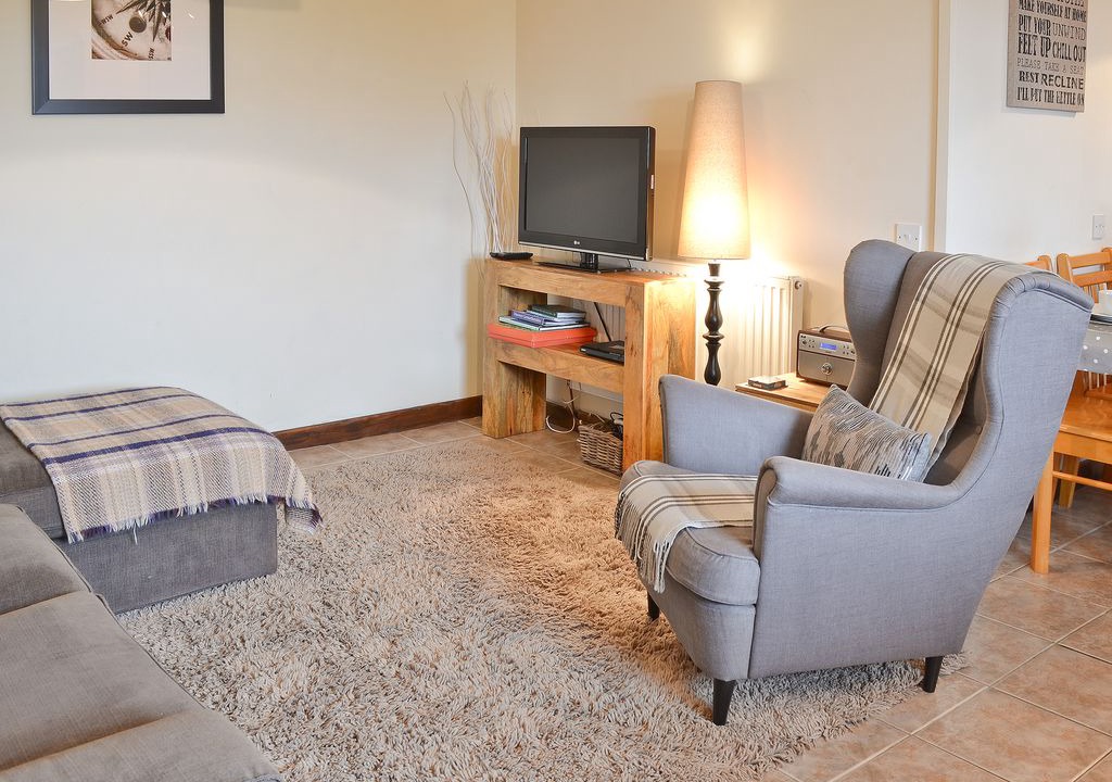 Tavernspite Cabin | 2 bedroom accommodation in Marros, near Amroth