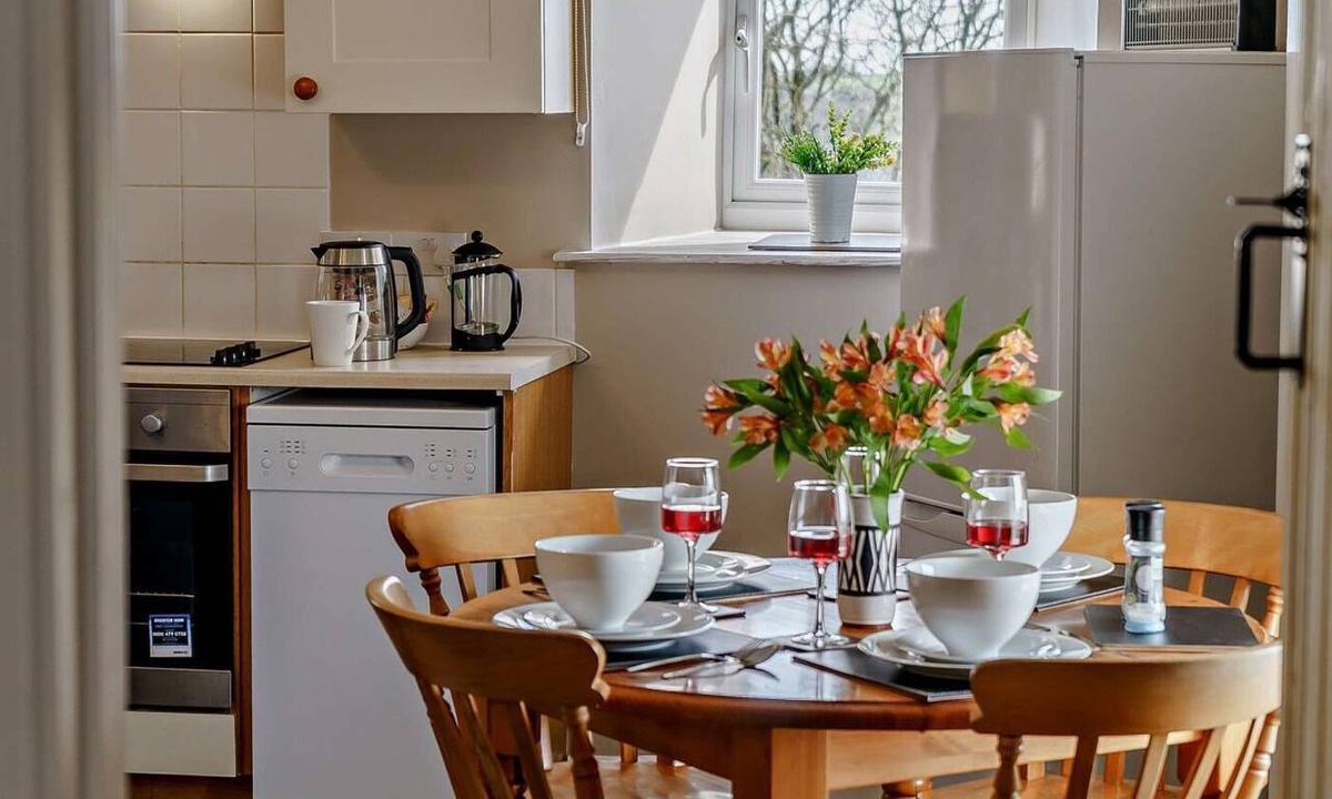 Cosheston Apartment | 3 Bed in Cosheston (oc-90732)