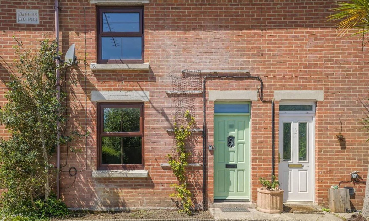 Studland Cottage | 3 Bed in Studland (oc-o42812)
