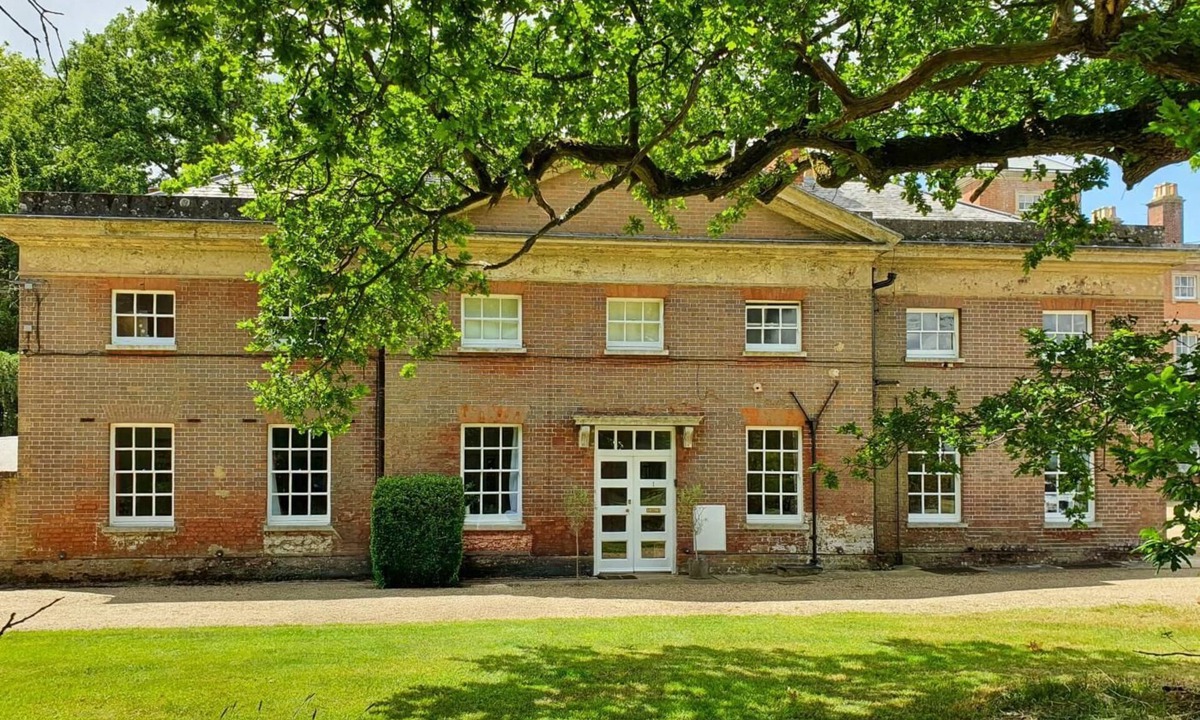 Wymondham Apartment | 3 Bed in Wymondham (oc-t30596)
