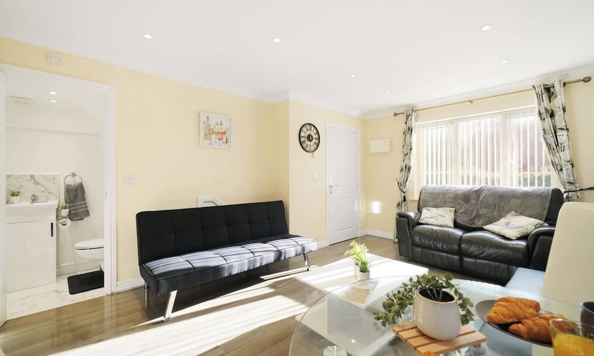 Little Chalfont House | 3Bedroom 5Bed 2Bath (Ensuite) | Prv-Parkin x2