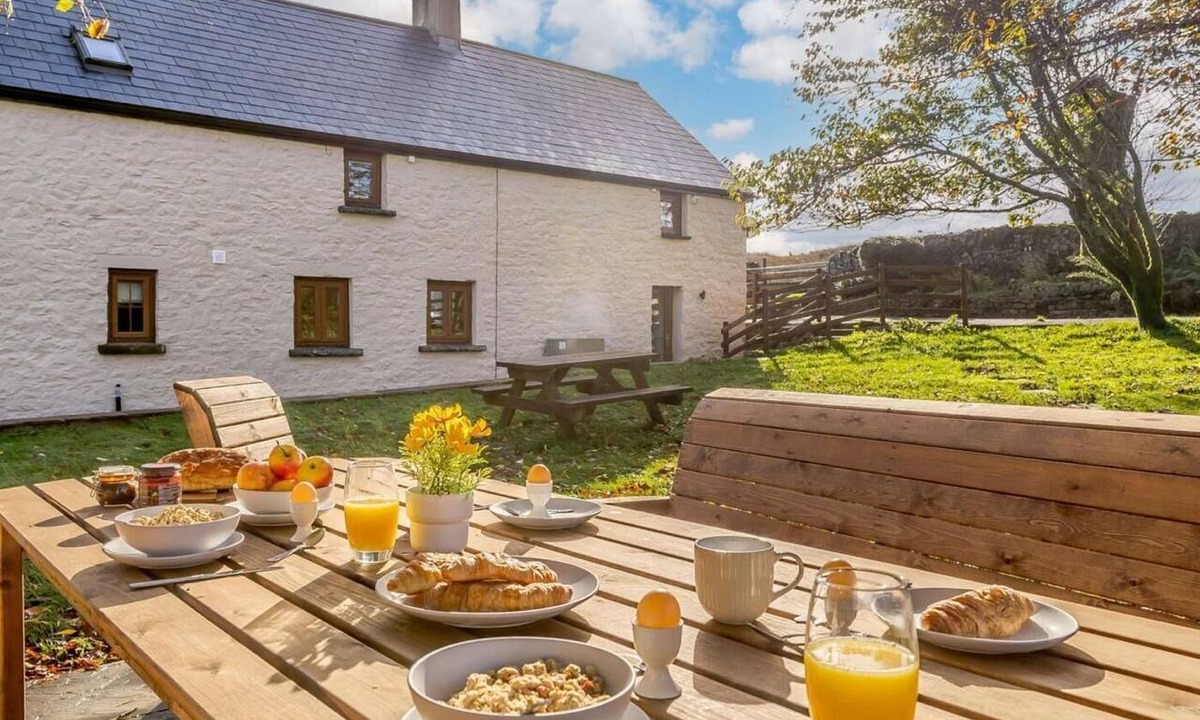Llanvair Kilgeddin Cottage | 4 Bed in Abergavenny (oc-88014)