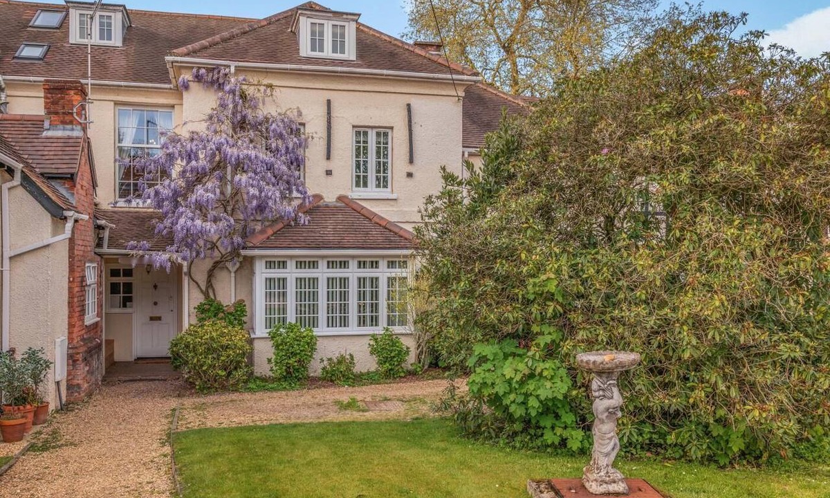 New Forest District Cottage | 4 Bed in Lyndhurst (oc-nfl57)