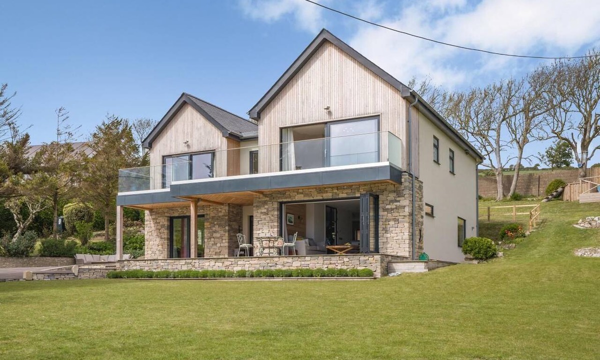 West Lulworth Cottage | 4 Bed in West Lulworth (oc-m36614)