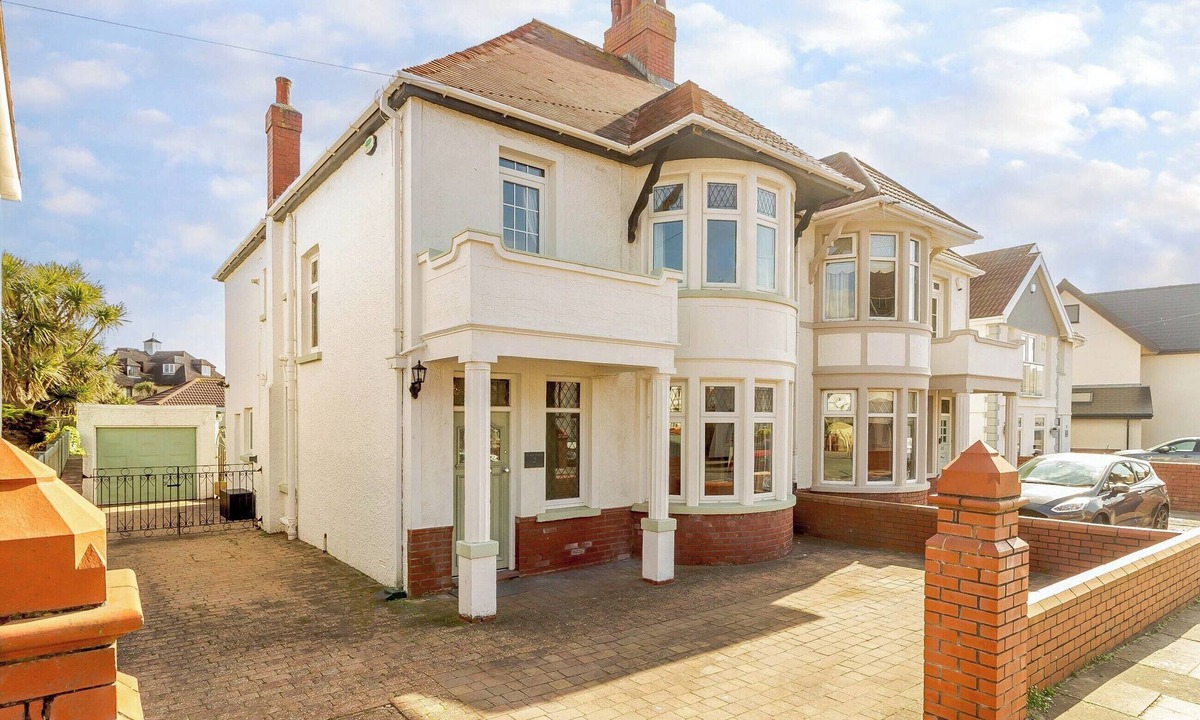 Porthcawl Cottage | 4 bedroom accommodation in Porthcawl