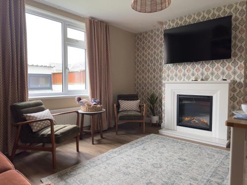 Saint Athan House | 4 Bedroom Home St Athan Contractors Wifi & Parking