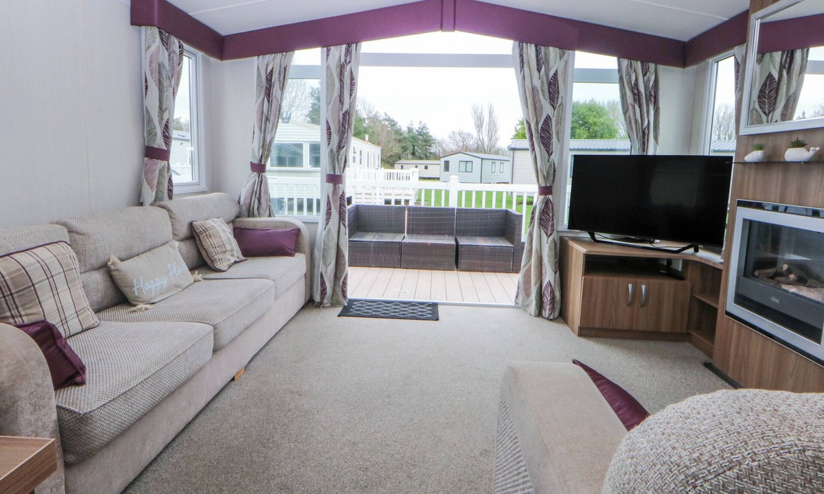 Chwilog Cottage | 49 CADER IDRIS, HAFAN-Y-MOR HOLIDAY PARK, family friendly in Pwllheli