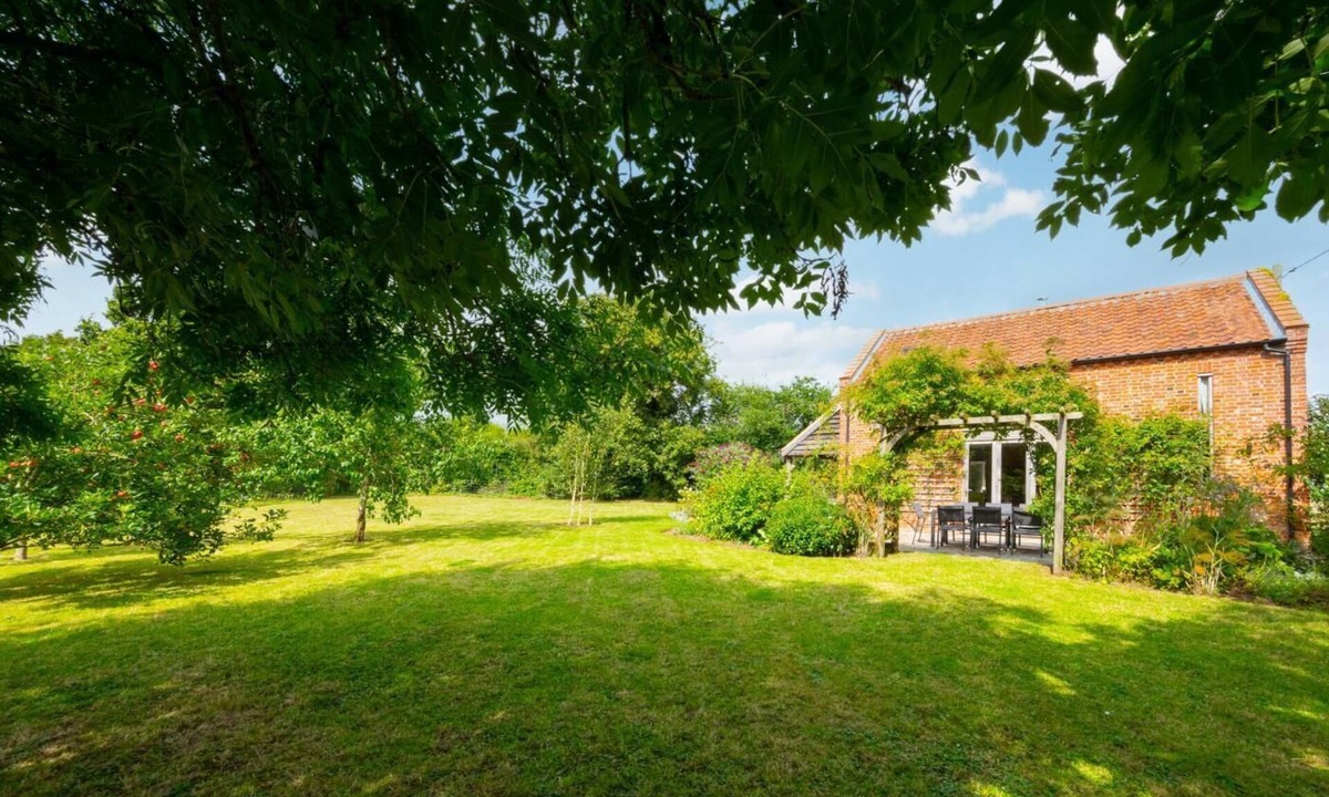 Guestwick Cottage | 5 Bed in Guestwick (oc-2199)