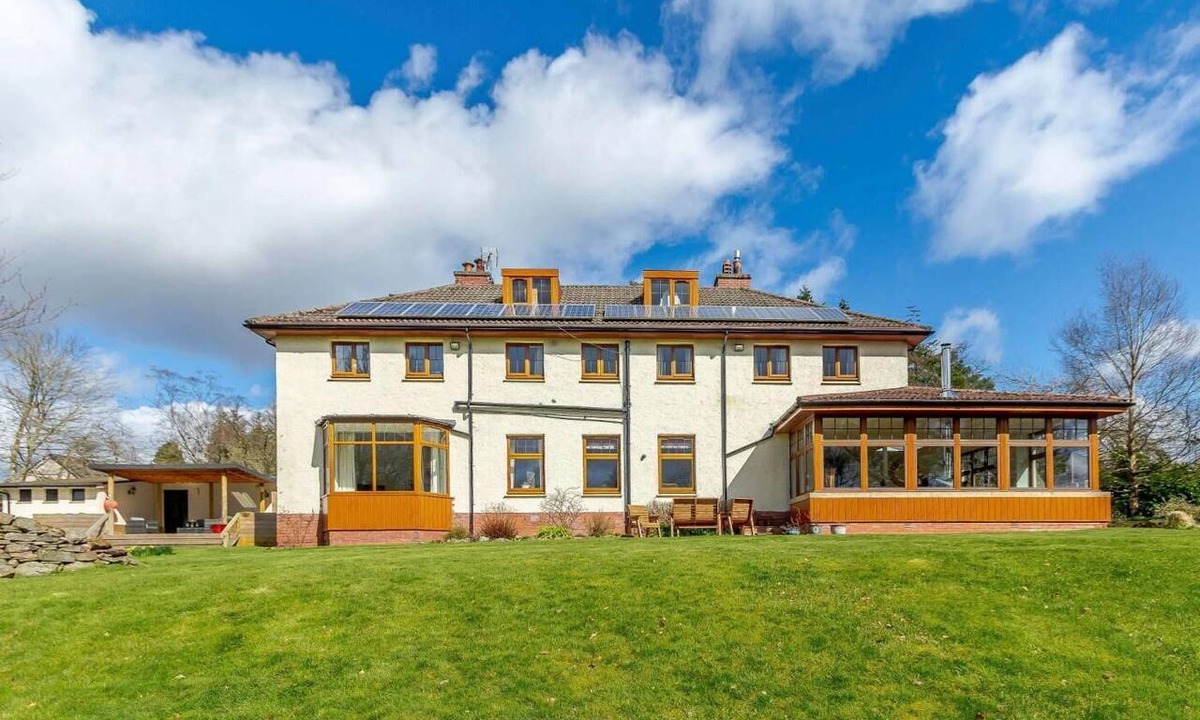 West Linton Cottage | 5 Bed in West Linton (oc-81467)