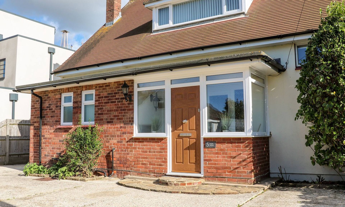 Ford House | 5 SEA WAY, pet friendly, character holiday cottage in Elmer