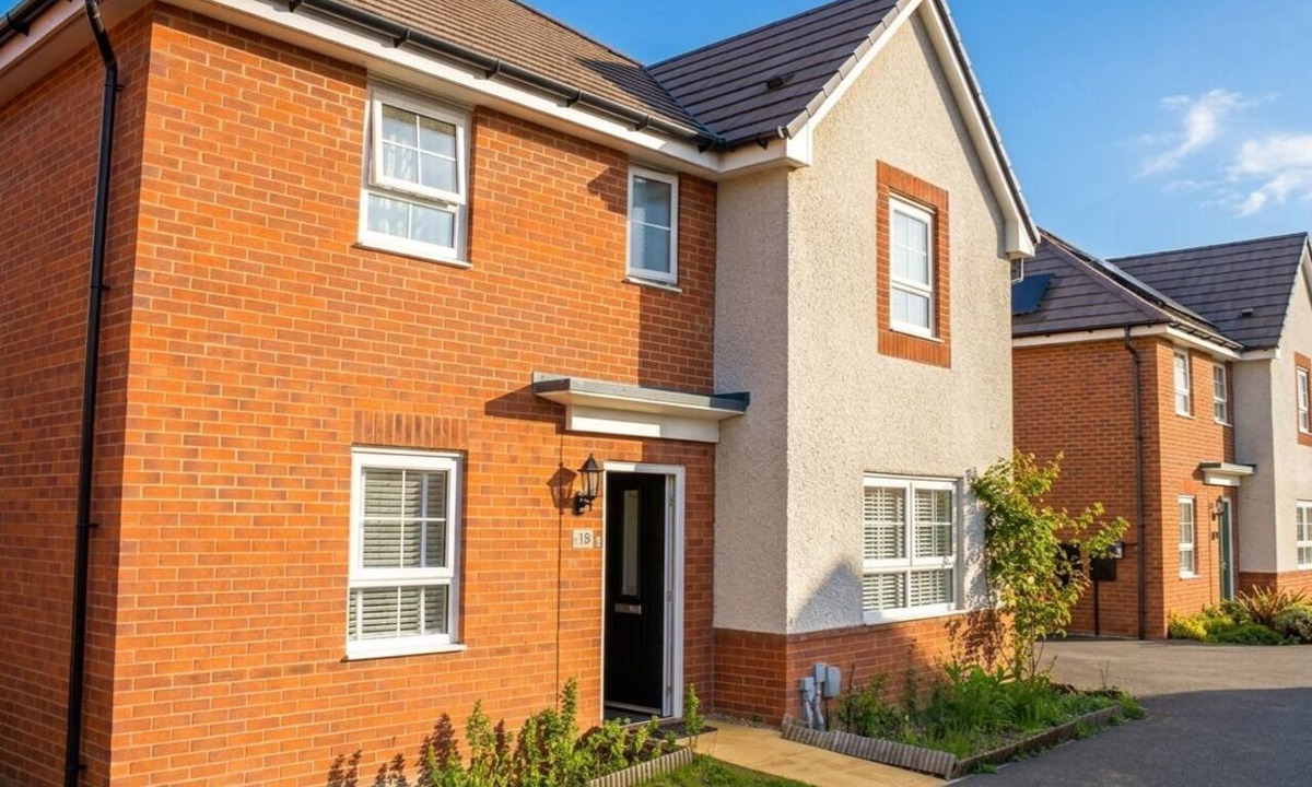 Rugby House | 6 BR | 2.5 Baths | Contractors | EV Charger | Sleeps 11 | Warwickshire, CV22