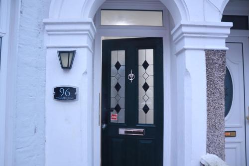 Rushey Green House | 96 Nelgarde Guesthouse