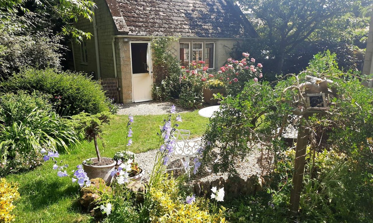 Temple Guiting Cottage | A hidden gem tucked away in a quiet rural village with excellent pub.
