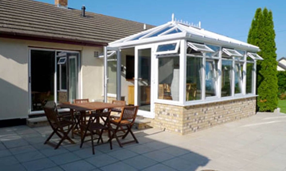 Ludchurch House | A pet-friendly, detached bungalow in a rural spot, close to many attractions