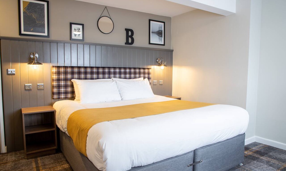 Almondsbury Hotel | Almondsbury Inn & Lounge