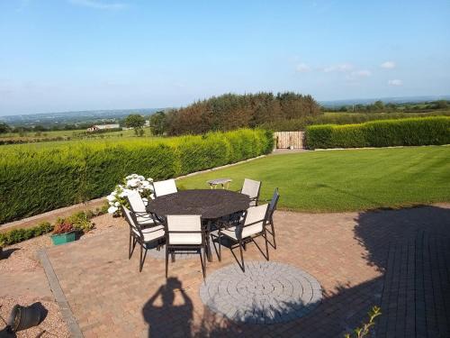 Boardmills Bed & Breakfast | Antrim Heights B&B Panoramic Views & Free Parking