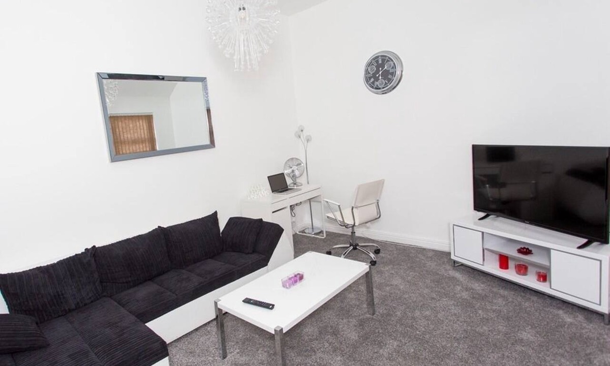 Chapeltown Apartment | Apartment-Luxury-Private Bathroom-Occupancy 4
