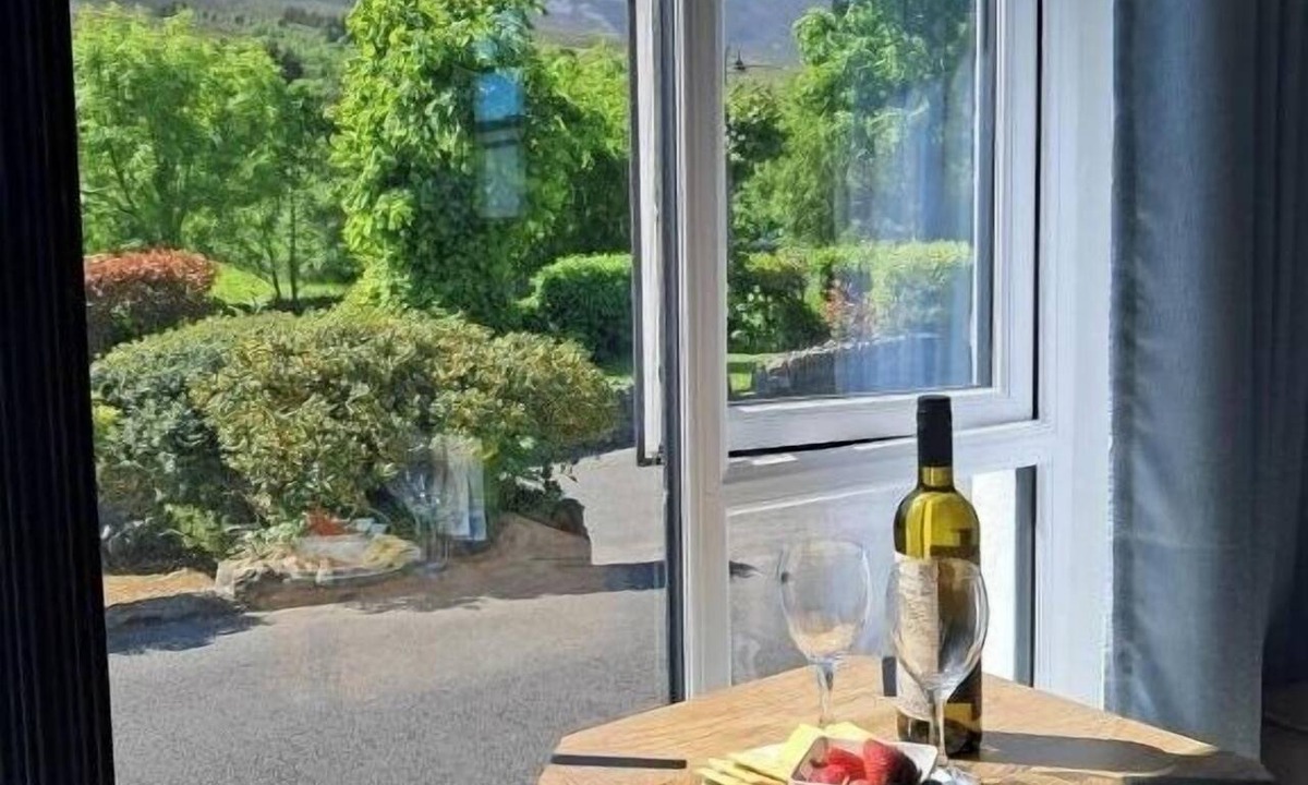 Westport Apartment | Apartment - Sleeps 3 - Westport , Free Parking
