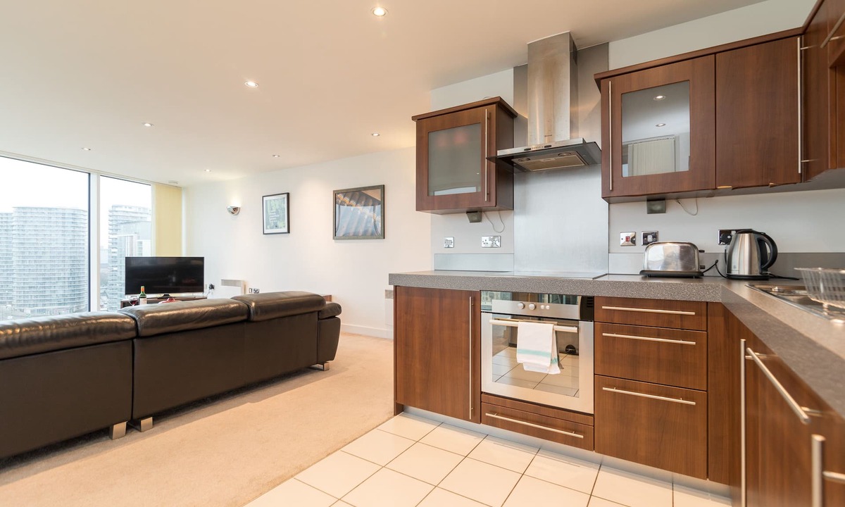 Docklands Apartment | Austin David Apartments - New Island
