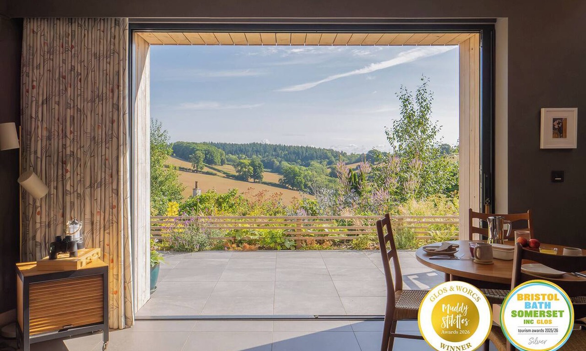 Lower Soudley House | Award-Winning laidback luxury | Cinema | Landscaped gardens | Bathe under stars