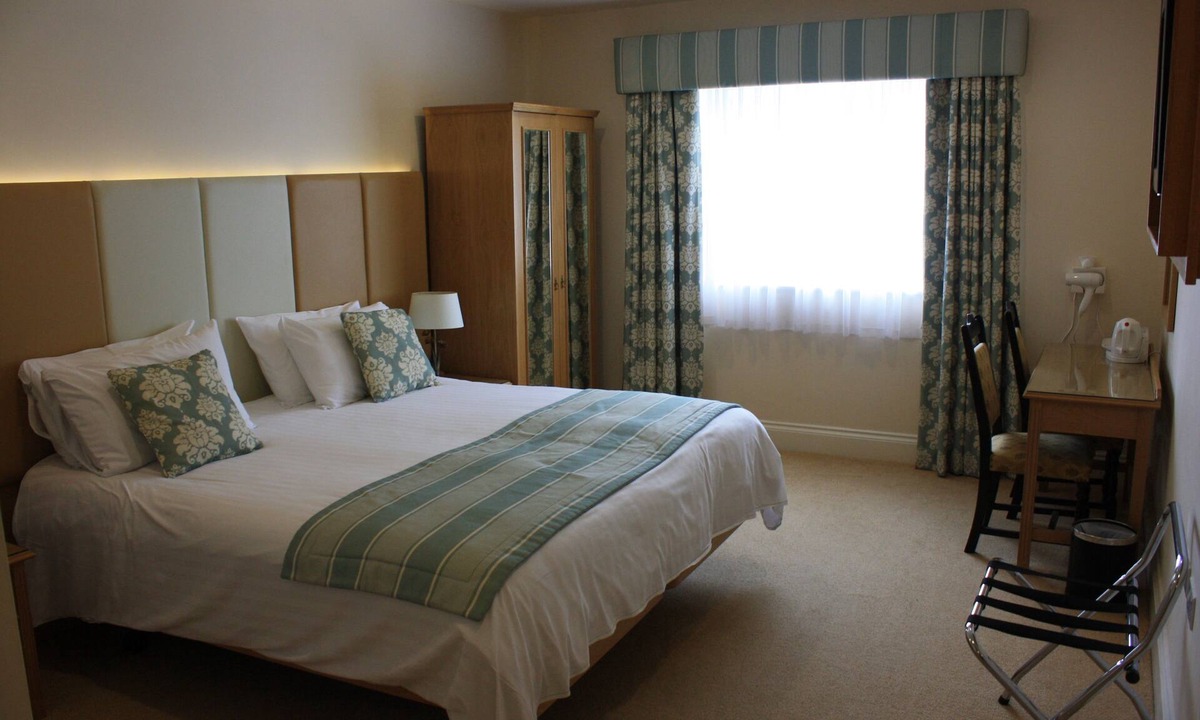 Lympsham Hotel | Batch Country House