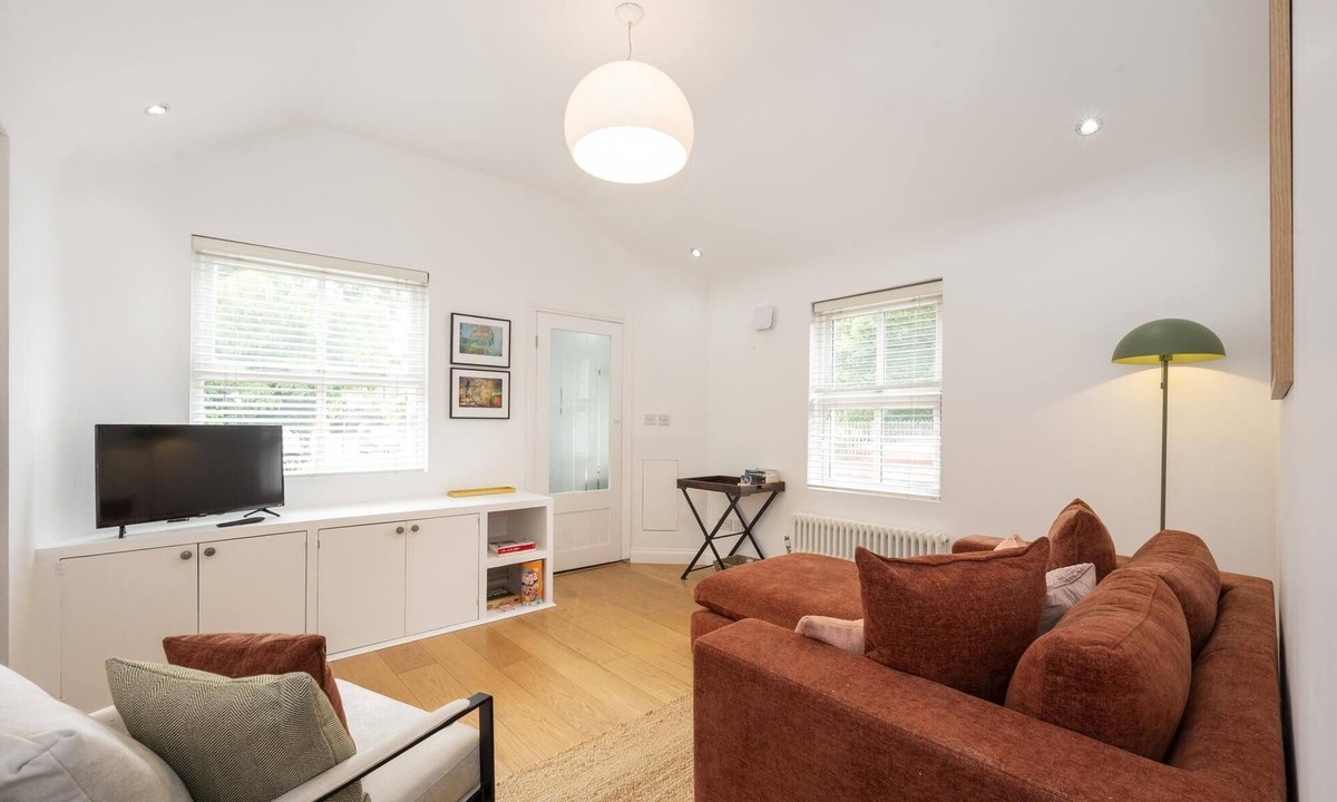 Twickenham Riverside House | Beautiful Cottage near Richmond and River Thames - Pass the Keys