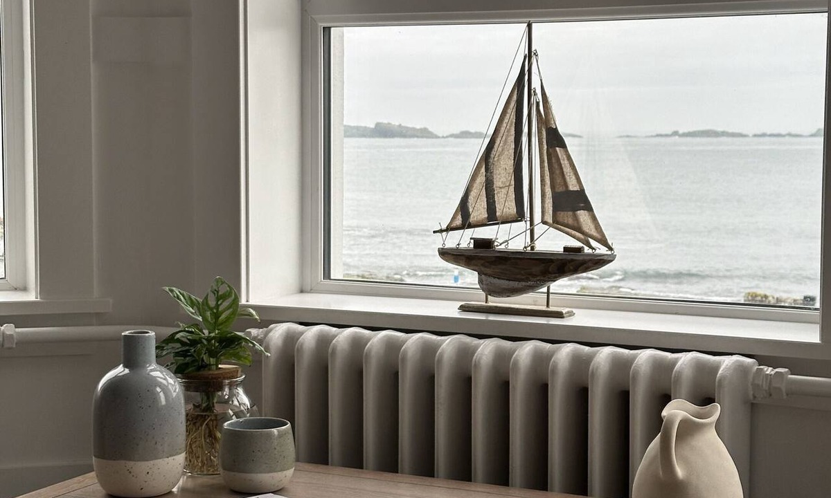 Portrush Apartment | Beautiful sea view apartment - Sea Whisper @ No 6