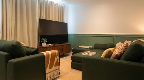 River Apartment | Bluebird Lodge
