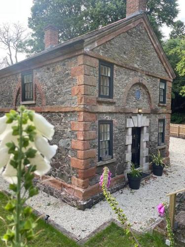 Belfast Villa | Bridge Cottage Upper Malone
