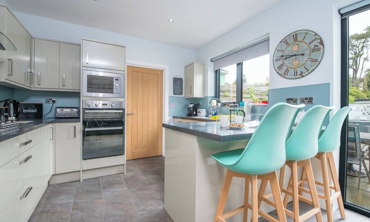 Tenby House | Brierbank, Holiday Property Tenby, Sleeps 10, 5 bedrooms, bathrooms