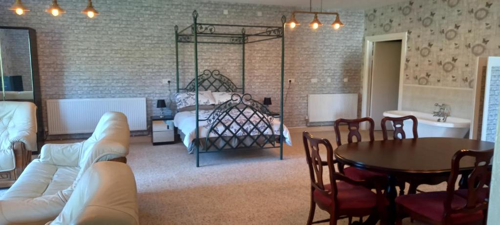 Magherafelt House | Butterflies Rest
