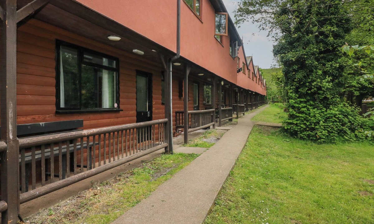 Port Talbot Cottage | CABIN NO. 8 - SALT AND FERN CABINS, family friendly in Port Talbot