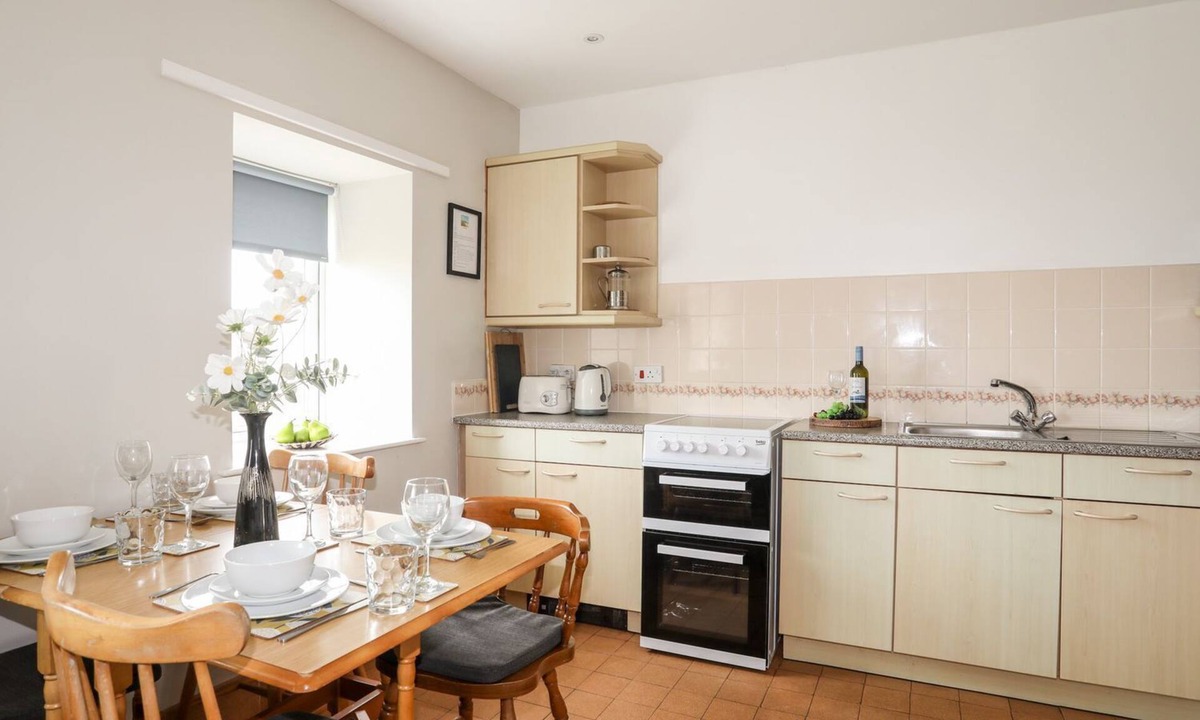 Llanengan Cottage | CEIRIAD - 9 TY'N DON, pet friendly, with a garden in Abersoch
