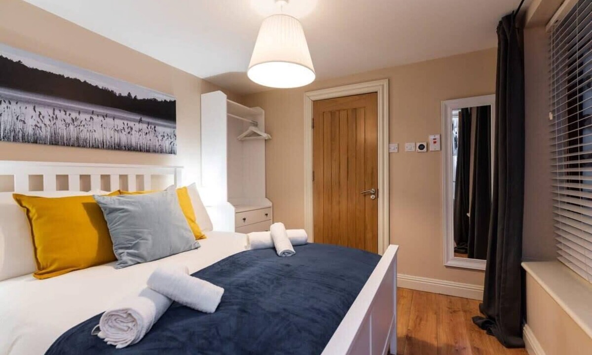 City Centre Dublin Apartment | Central 1bedroom flat with small patio & fast WIFI