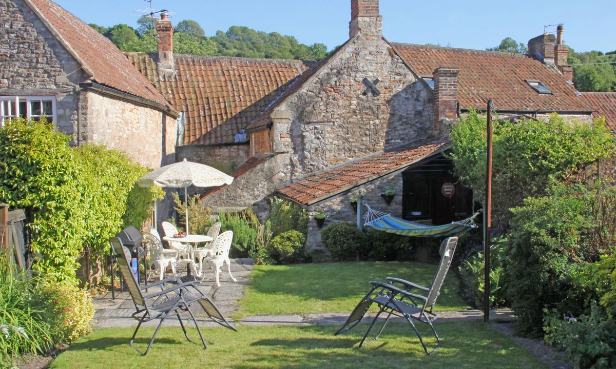 Croscombe Cottage | Charming 17th Century Cottage In Croscombe, Somerset