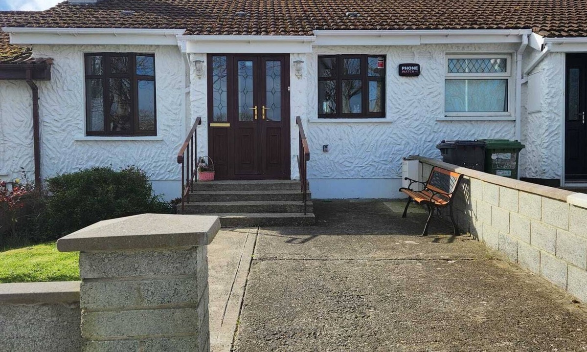 Balbriggan House | Charming & Cosy 2-bedroom bungalow in charming Balbriggan perfect for getaways