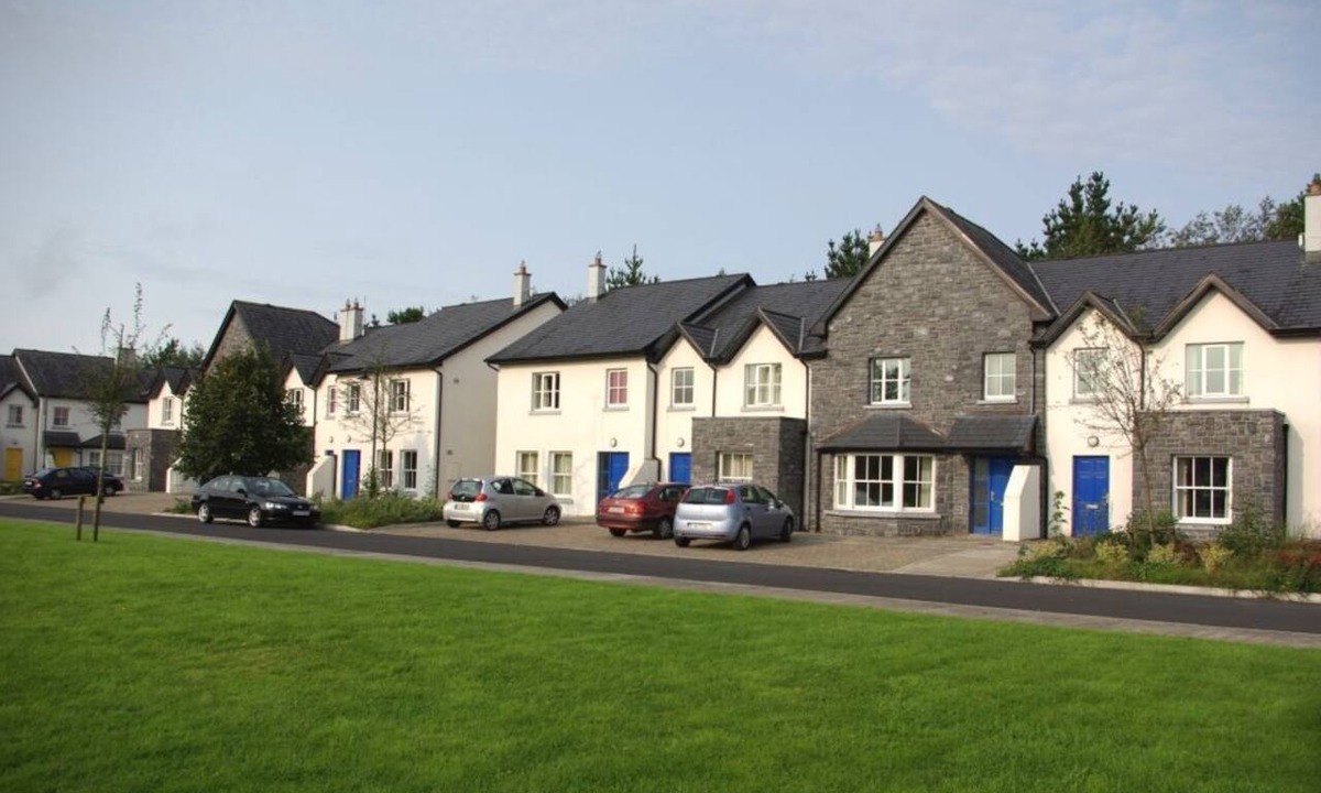 Bunratty Apartment | Close to Bunratty Castle and 15 minutes to Shannon Airport